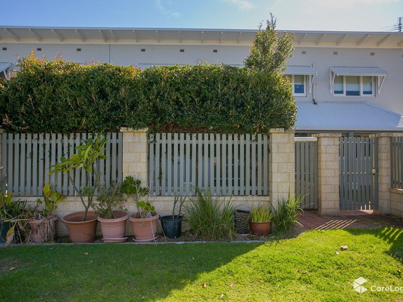 3/3 Derrington Crescent, Balga