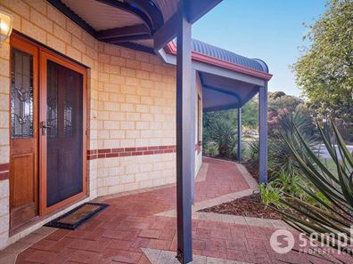 42 Lombe Gardens, Atwell WA 6164