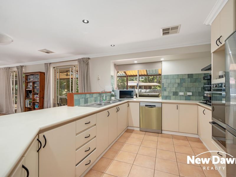 6 Huxham Glen, Mount Helena