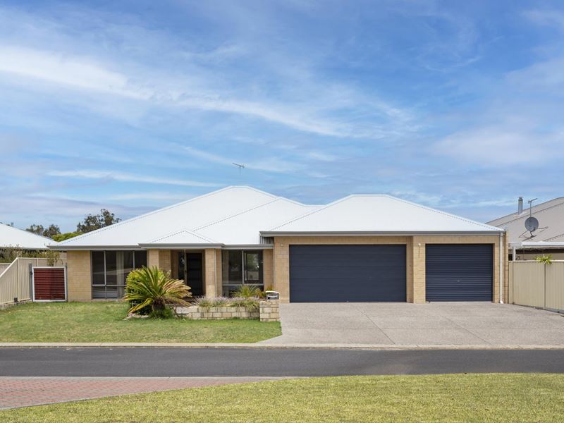 12 Royal Oaks Crescent, Dunsborough
