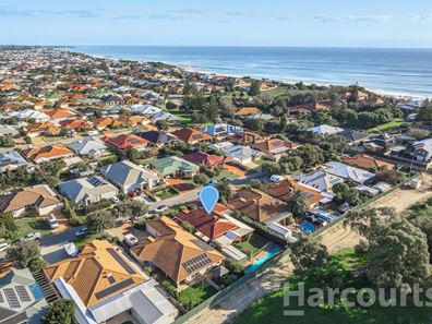 24 Paradise Circuit, Halls Head WA 6210