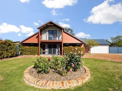 1 Horseshoe Circuit, Henley Brook WA 6055