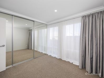 37 Alabaster Approach, Jindalee WA 6036