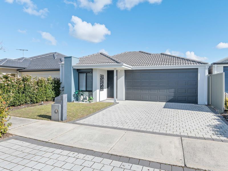 11 Sweetgum Way, Piara Waters