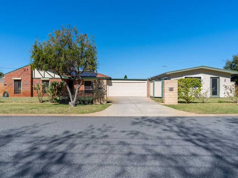 32 Waterton Way, Cooloongup WA 6168