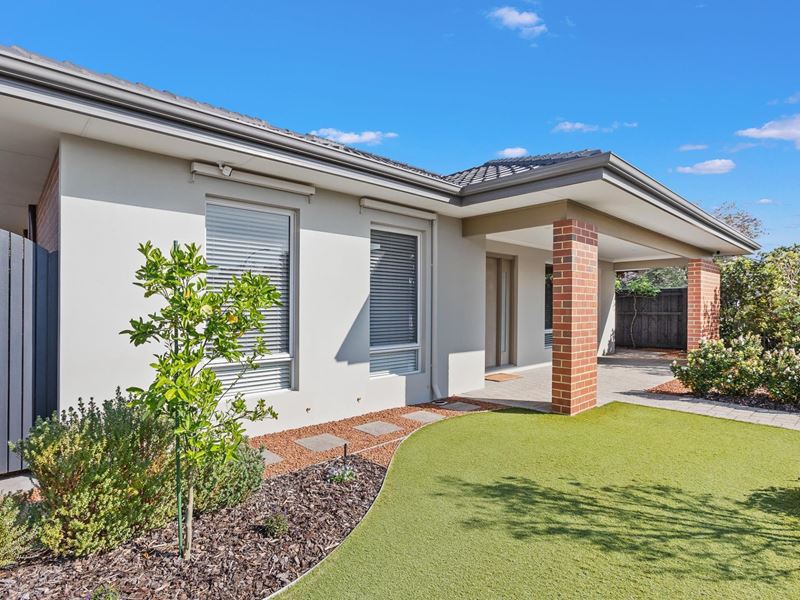 6 Putley Road, The Vines WA 6069