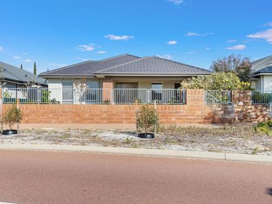 6 Putley Road, The Vines WA 6069