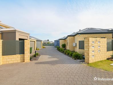 2/2 Whitmore Loop, Harrisdale WA 6112