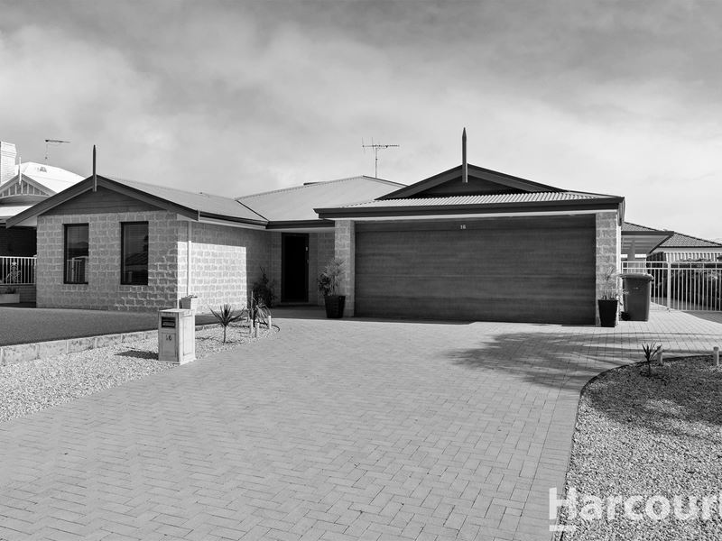 16 Peron Place, San Remo