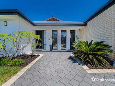 15 Karon Vista, Halls Head WA 6210