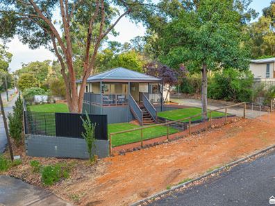 4 Wanliss Street, Jarrahdale WA 6124