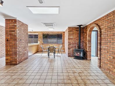 15 Tennyson Avenue, Halls Head WA 6210