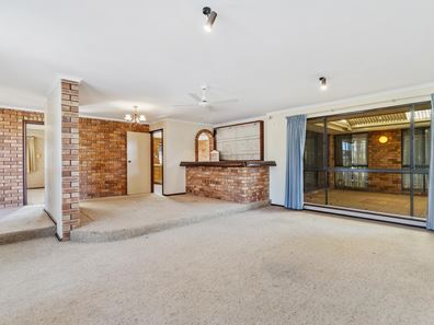 15 Tennyson Avenue, Halls Head WA 6210