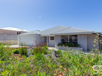 27 Golf  Crescent, Northam WA 6401