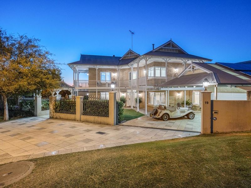 9 Shannon Rise, Mount Claremont