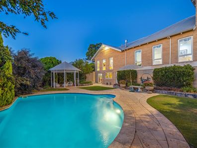 9 Shannon Rise, Mount Claremont WA 6010