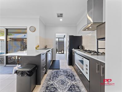 68 Sussex Road, Forrestfield WA 6058