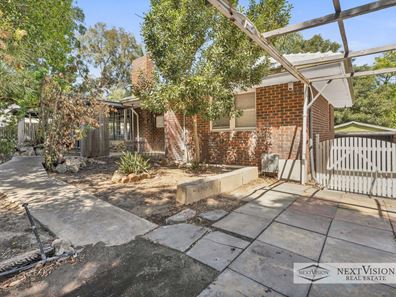 15 Dearle Street, Hamilton Hill WA 6163