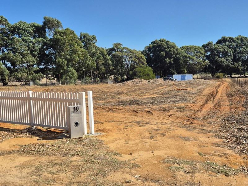10 Eurambeen Court, Gingin WA 6503