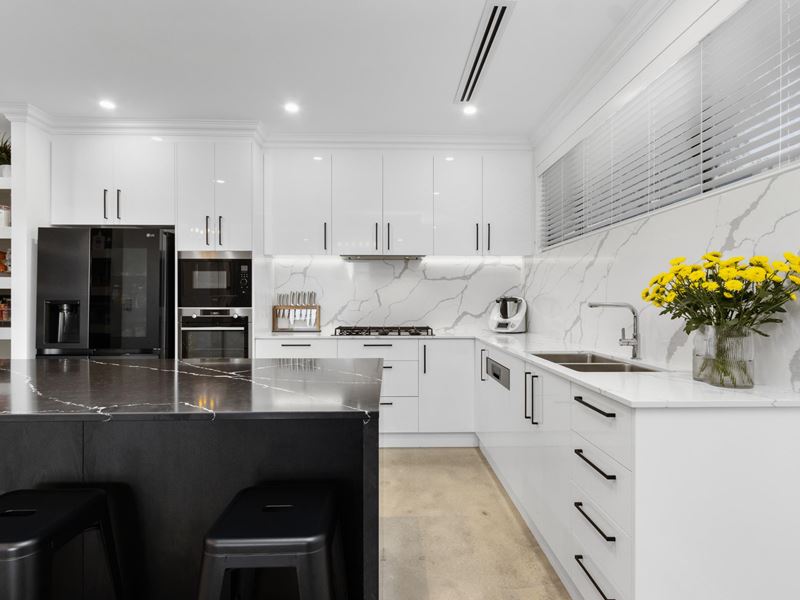 4/206 Coode Street, Como