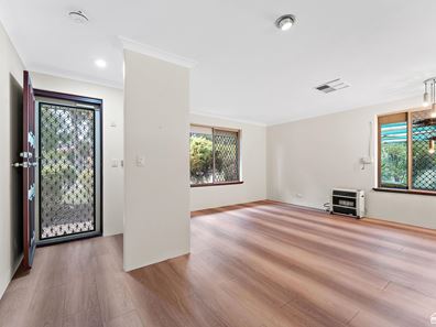 98 Challis Road, Seville Grove WA 6112