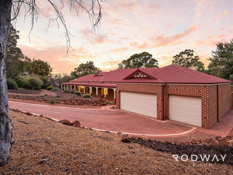 180 Heritage Dr, Roleystone WA 6111