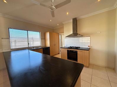 9 Muccan Close, South Hedland WA 6722