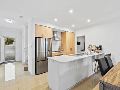 4/52 Morfitt Street, Mandurah WA 6210