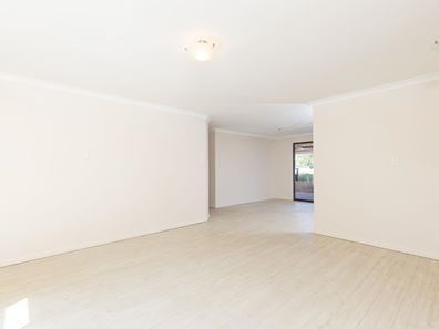 4 Cowlishaw Rise, Parmelia WA 6167