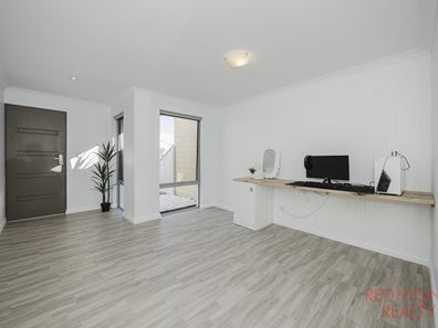 8 Aureate Way, Eglinton WA 6034
