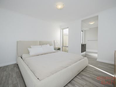 8 Aureate Way, Eglinton WA 6034