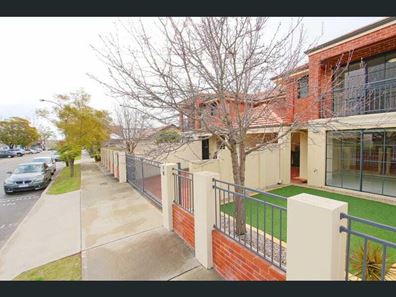 2/4 Lichfield Street, Victoria Park WA 6100