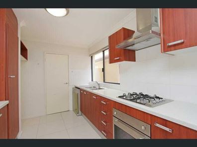 2/4 Lichfield Street, Victoria Park WA 6100