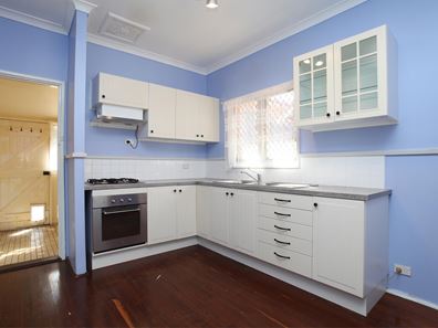 18 Priestley Street, Embleton WA 6062