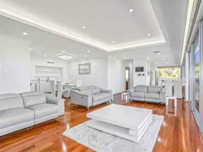 25 Grasby Way, Piara Waters WA 6112
