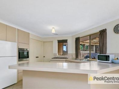 24 Urbahns Crescent, Bateman WA 6150