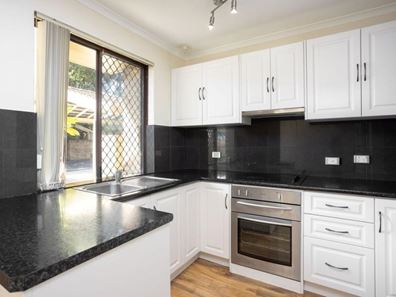 24/11 Brentham Street, Leederville WA 6007