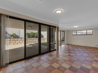 16 Gellibrand Road, Orelia WA 6167