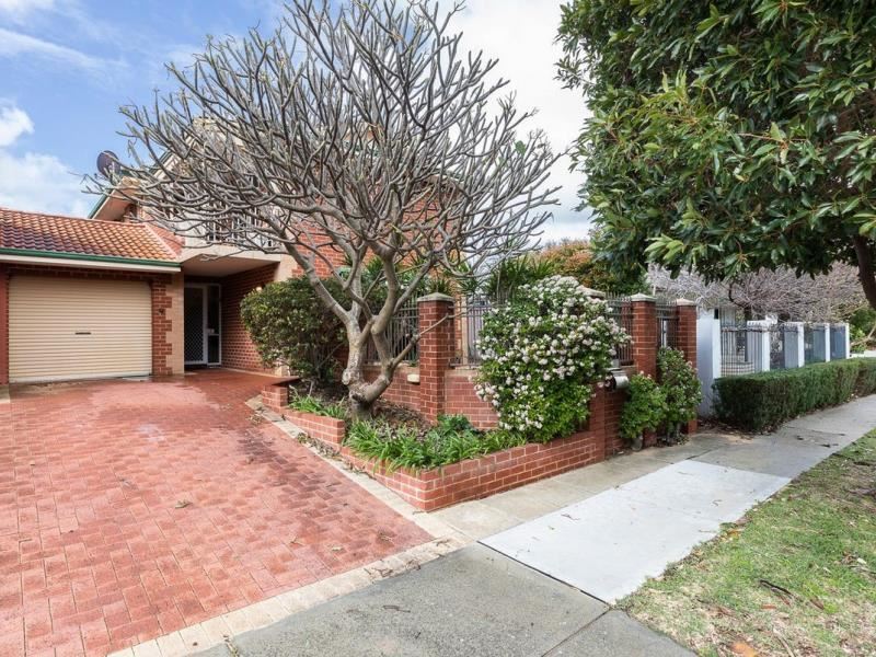 2/2 Cornelian Street, Scarborough