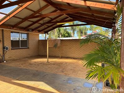202B First Street, Wonthella WA 6530