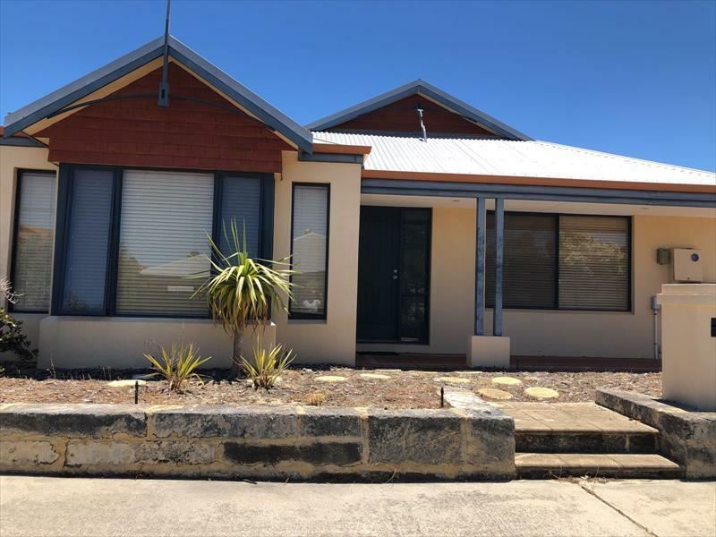 18 Larrawa Circle, Ellenbrook WA 6069