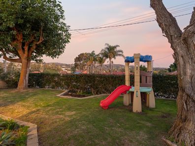 19 Dagmar Way, Swan View WA 6056