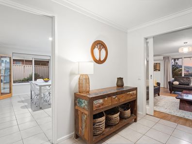 19 Dagmar Way, Swan View WA 6056