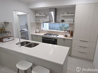 17 Impressa View, Piara Waters WA 6112