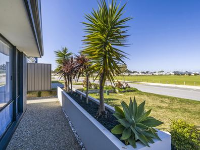 25 Majorelle Way, Karnup WA 6176