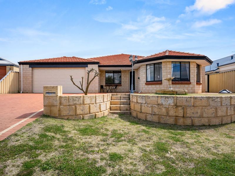 27 Sainte Maxime Avenue, Port Kennedy