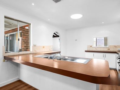 3 ELM CLOSE, Camillo WA 6111