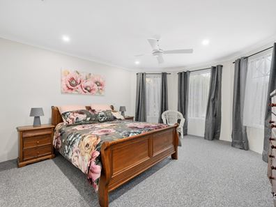 14 Fimister Parkway, Canning Vale WA 6155