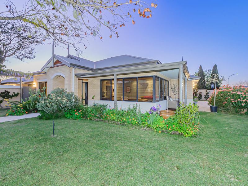 33 Caversham Bend, Southern River WA 6110