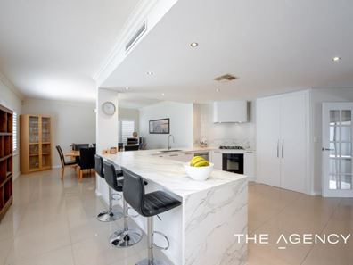 12 Algarve Way, Hillarys WA 6025